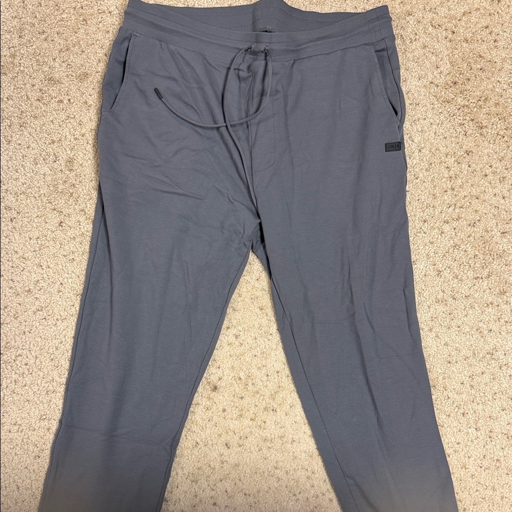 Cuts Men's Gray Jogger Pants